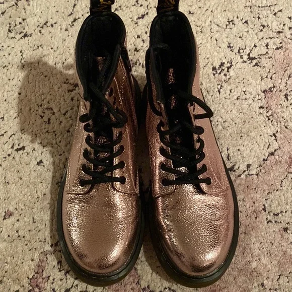 Girls Dr. Martens - Picture 1 of 3